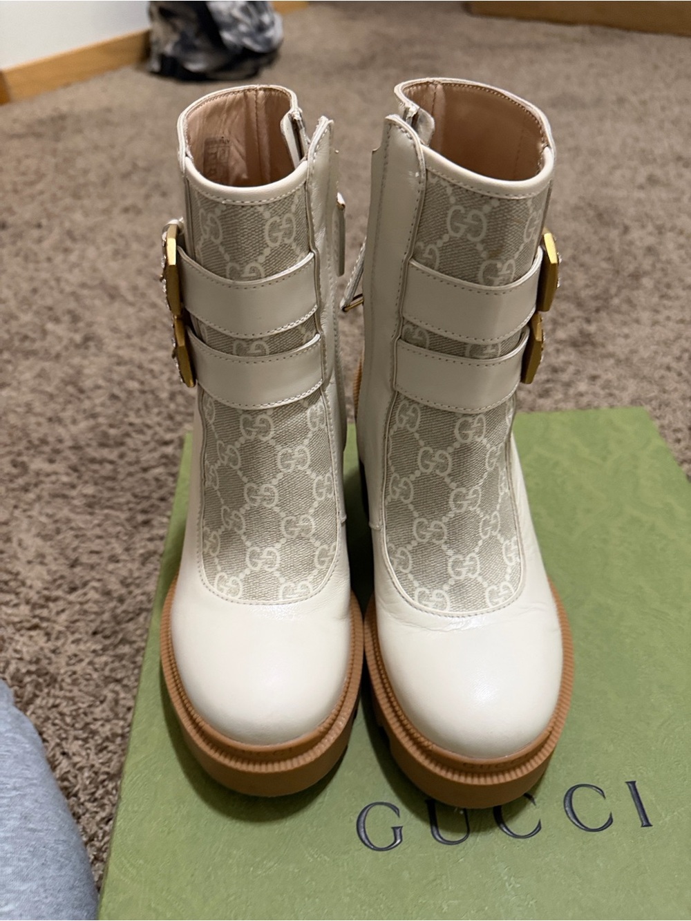Gucci Beige and White Box Label - Monogram Shoe Packaging